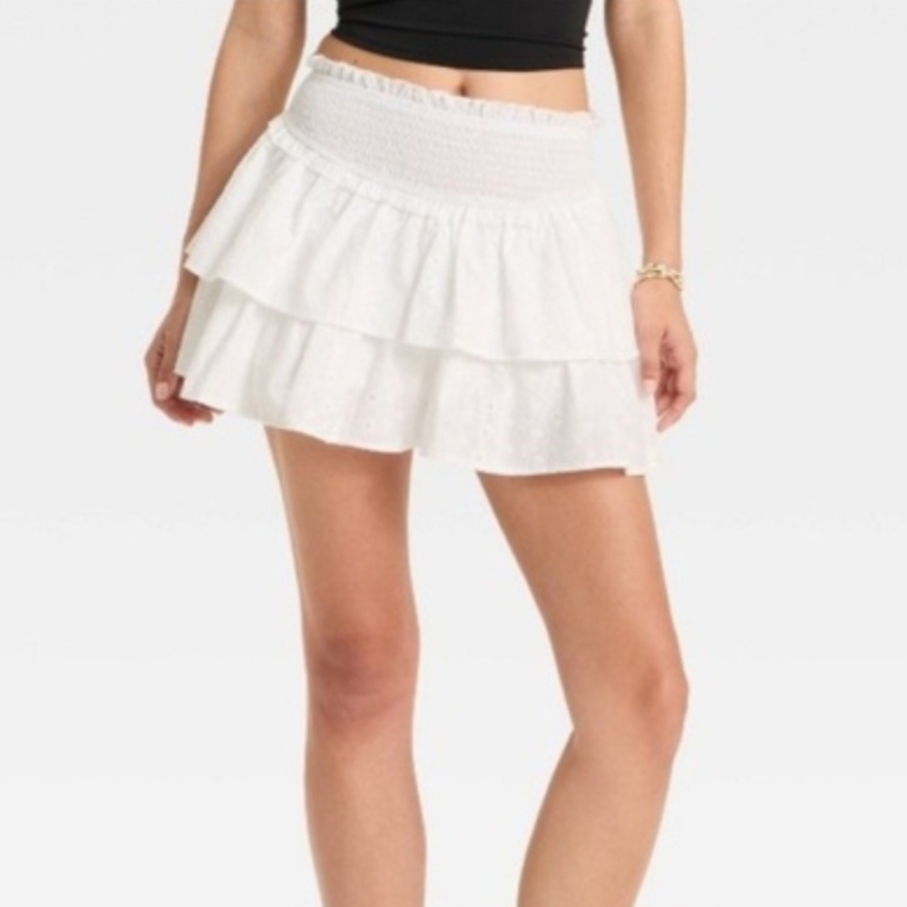 Wild Fable White Tiered Ruffle Mini Skirt - Size Medium - Excellent Condition